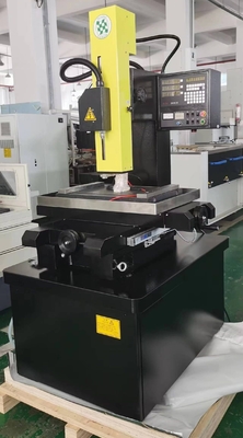 Metal EDM Furação de buracos 703c com Z Axis Servo Drive Controle linear e personalização