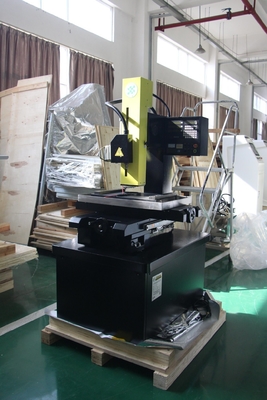 Máquina EDM de perfuração de pequenos furos de alta precisão 703SA para metal