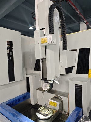 SJD706 Máquina de perfuração de pequenos furos CNC EDM de seis eixos de alta precisão para furos de resfriamento por película de lâmina de turbina