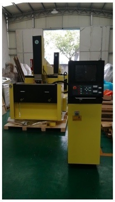 Máquina de afundamento a cartucho CNC espelho EDM 550h com Ra 0,2 μm