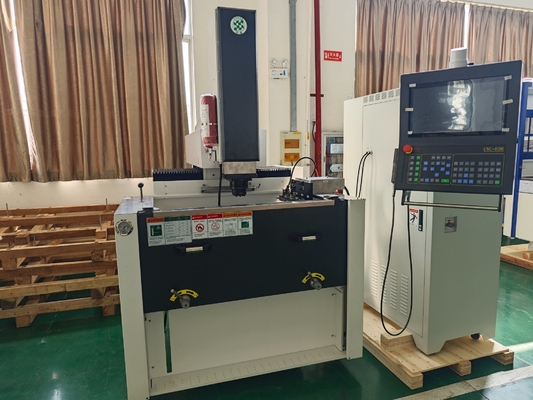 Máquina de afundamento a moagem CNC EDM850h com tecnologia avançada
