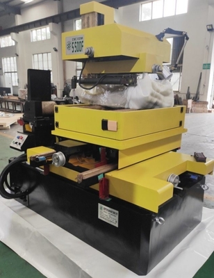 Ferramenta de máquina CNC de gama média para corte de precisão Máquina de corte de fio de molibdênio CNC Wedm