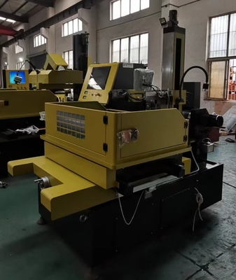 Máquina EDM de corte de fios CNC S500 com trilho de guia linear