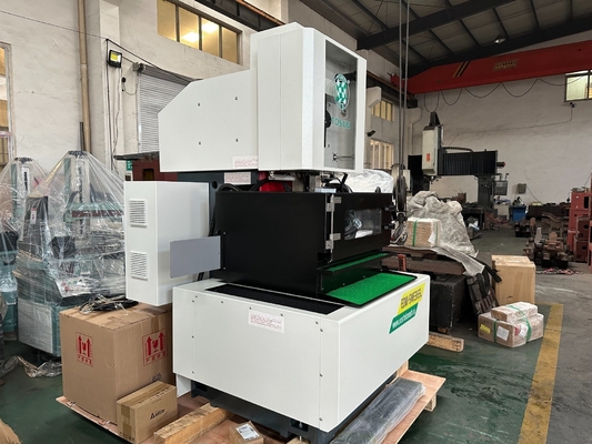 Máquina CNC de submersão de precisão de corte de fio de latão EDM Swe85SL