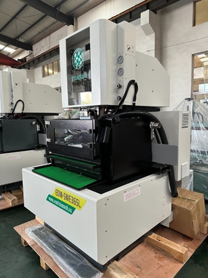 Máquina CNC de submersão de precisão de corte de fio de latão EDM Swe85SL