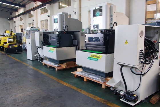 Máquina CNC de submersão de precisão de corte de fio de latão EDM Swe85SL