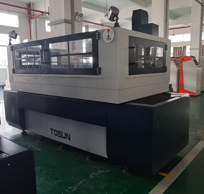 Máquina EDM de corte de fio CNC de grande viagem de grande comprimento Dk77120 para corte de metal de precisão