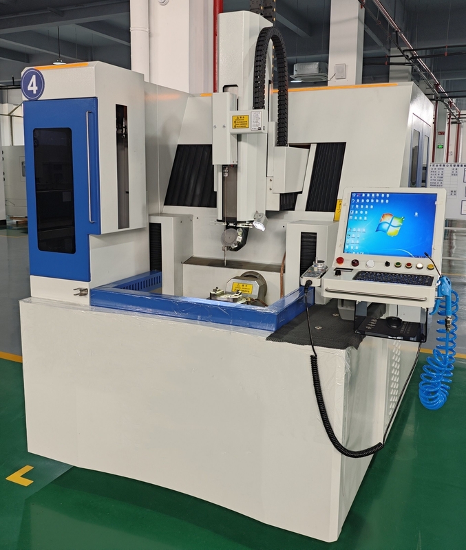 SJD706 Máquina de perfuração de pequenos furos CNC EDM de seis eixos de alta precisão para furos de resfriamento por película de lâmina de turbina